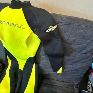 Women’s O’Neill full body neoprene wetsuit size 6